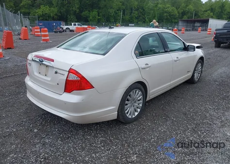 2010 Ford Fusion Hybrid z USA, uszkodzony, nr VIN 3FADP0L30AR200029